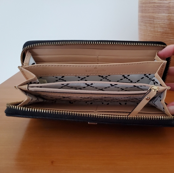 Kate Spade wallet - Picture 4 of 4